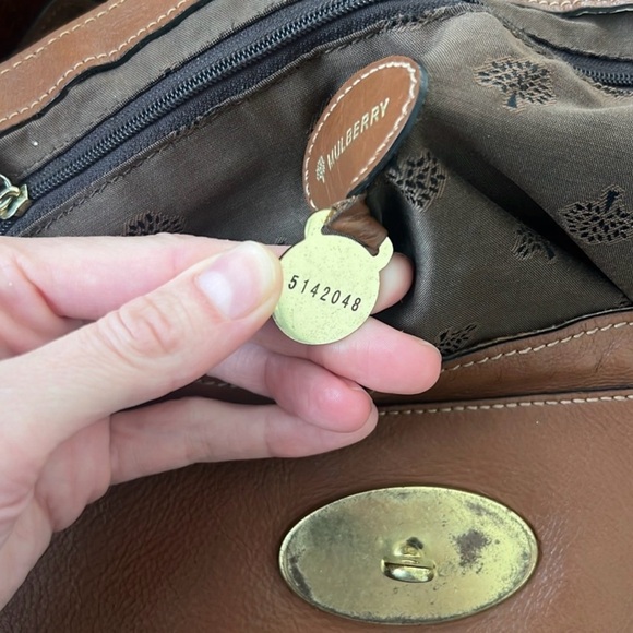 Mulberry Alexa Brown with Gold Hardware - Picture 4 of 15